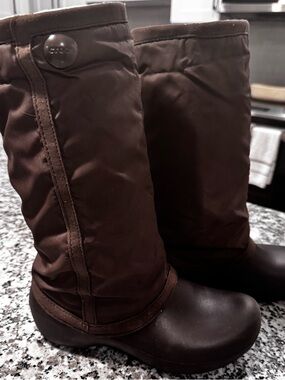 CROCS Claire Mid-Calf Brown Insulated Winter Boots with Light Blue - Women’s 6